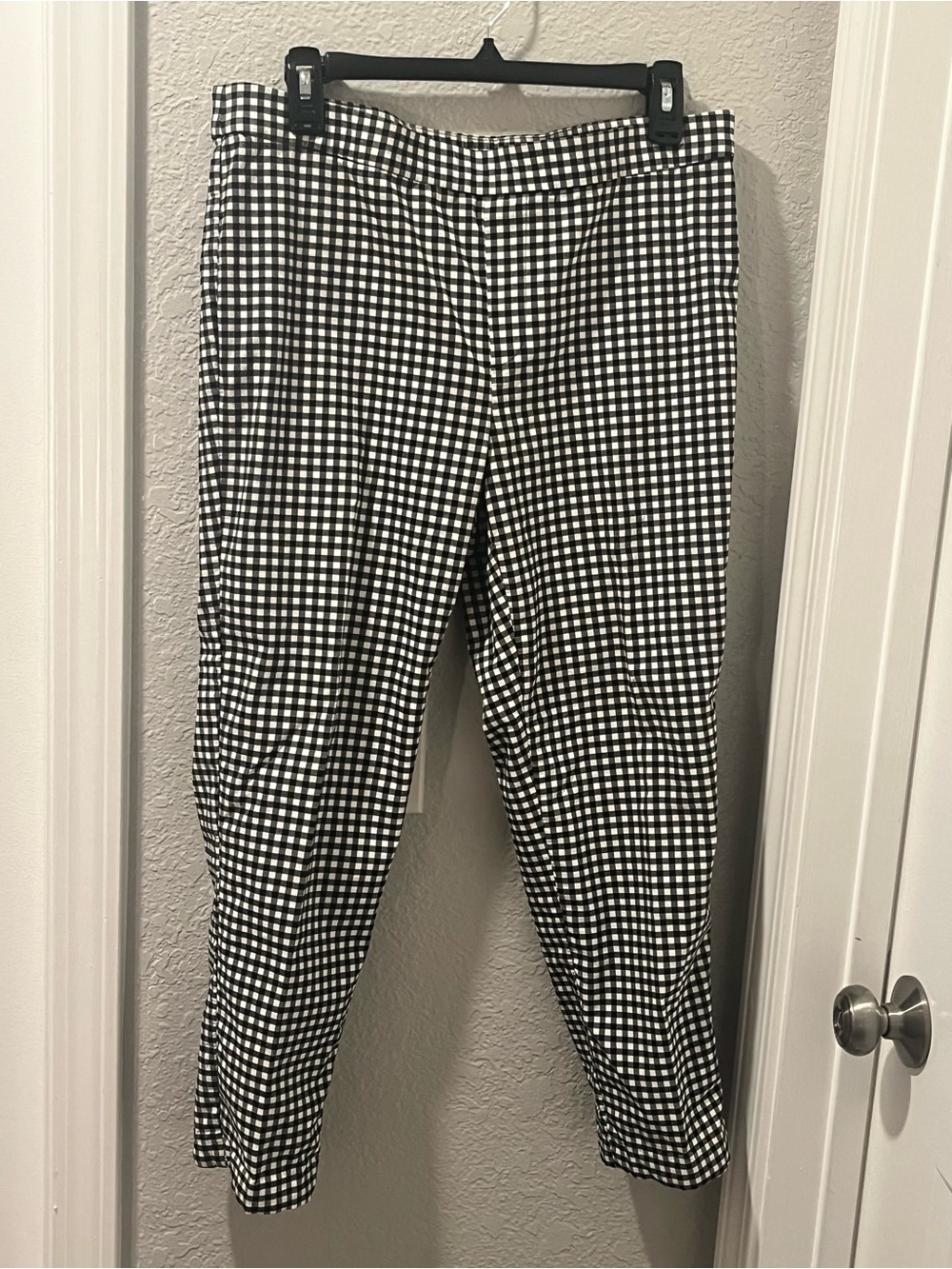 Roz & Ali Black and White Gingham Cropped Pants